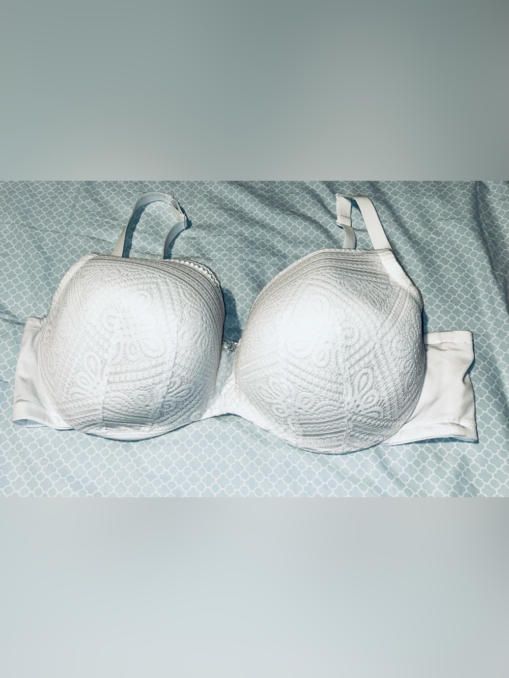 Cacique White Lace Molded Cup Bra